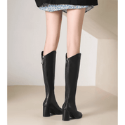 Bota Feminina Cano Alto de Couro Bico Fino Forglows