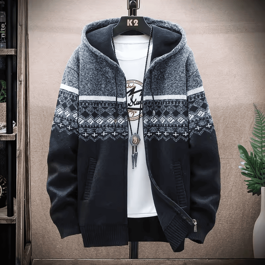 Casaco Masculino de Fio Peluciado com Capuz Estampado