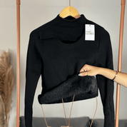 Suéter Feminino Peluciado Decote Assimétrico Forglows