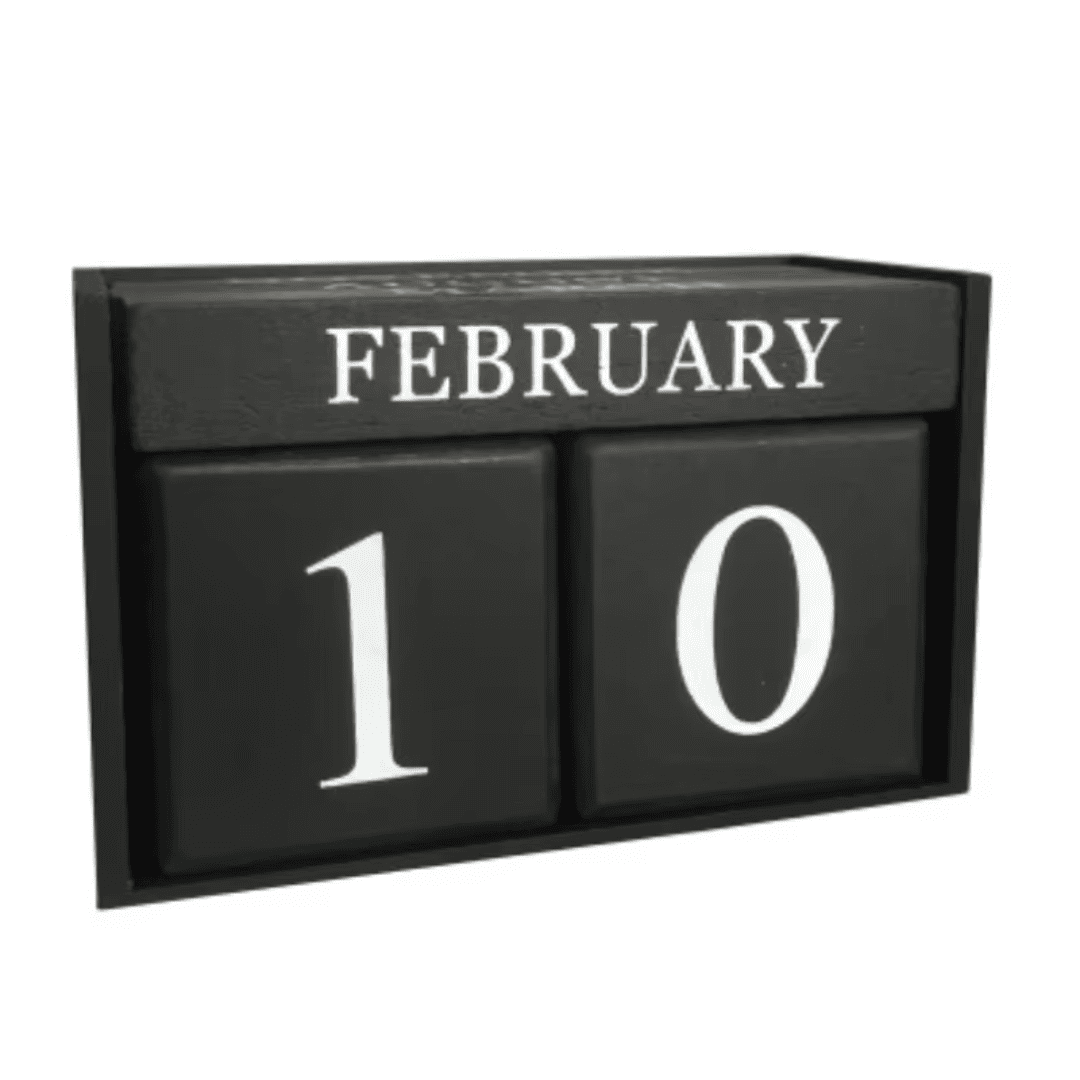 Calendário em Bloco de Madeira