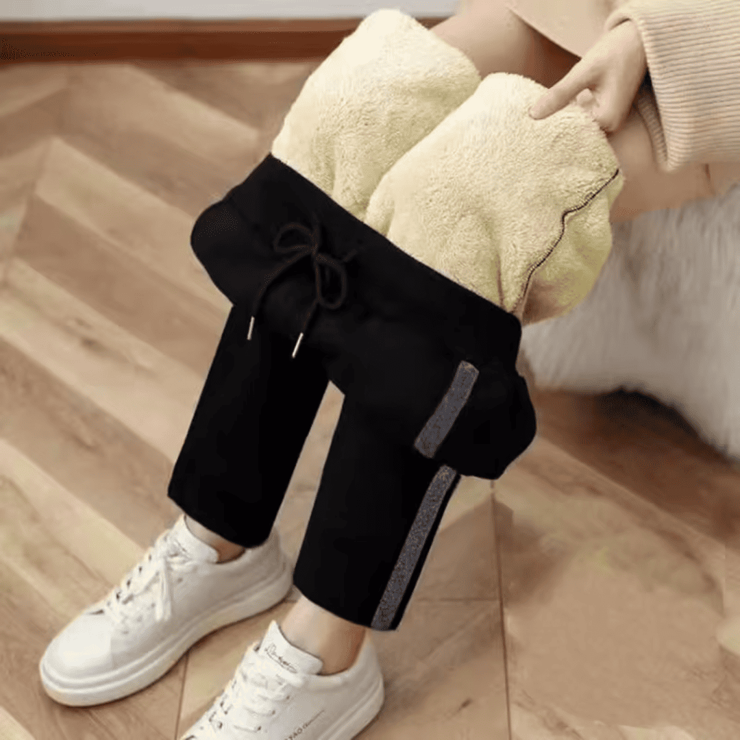 Calça Feminina de Moletom Peluciada com Detalhe em Brilho Forglows
