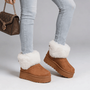 Bota Feminina Peluciada com Aba em Pelúcia ForGlows