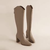 Bota Feminina Cano Alto de Couro Bico Fino Forglows