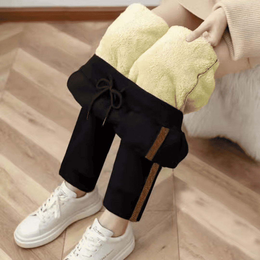 Calça Feminina de Moletom Peluciada com Detalhe em Brilho Forglows