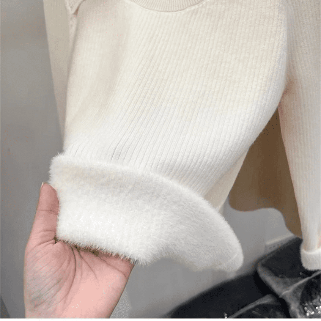 Suéter Feminino Peluciado Decote Assimétrico Forglows