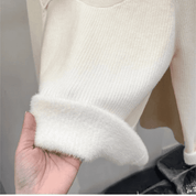 Suéter Feminino Peluciado Decote Assimétrico Forglows