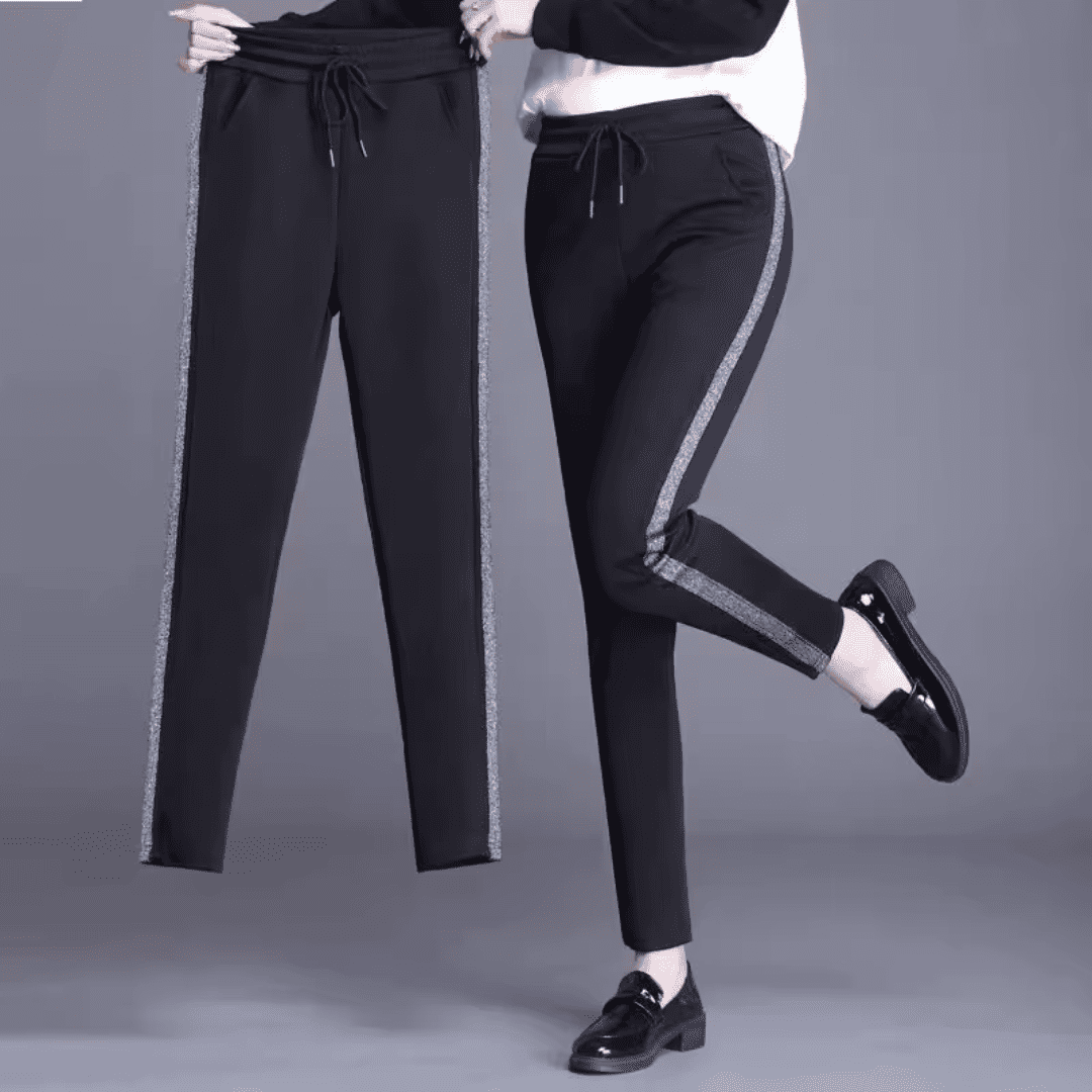 Calça Feminina de Moletom Peluciada com Detalhe em Brilho Forglows