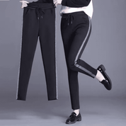 Calça Feminina de Moletom Peluciada com Detalhe em Brilho Forglows