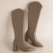 Bota Feminina Cano Alto de Couro Bico Fino Forglows