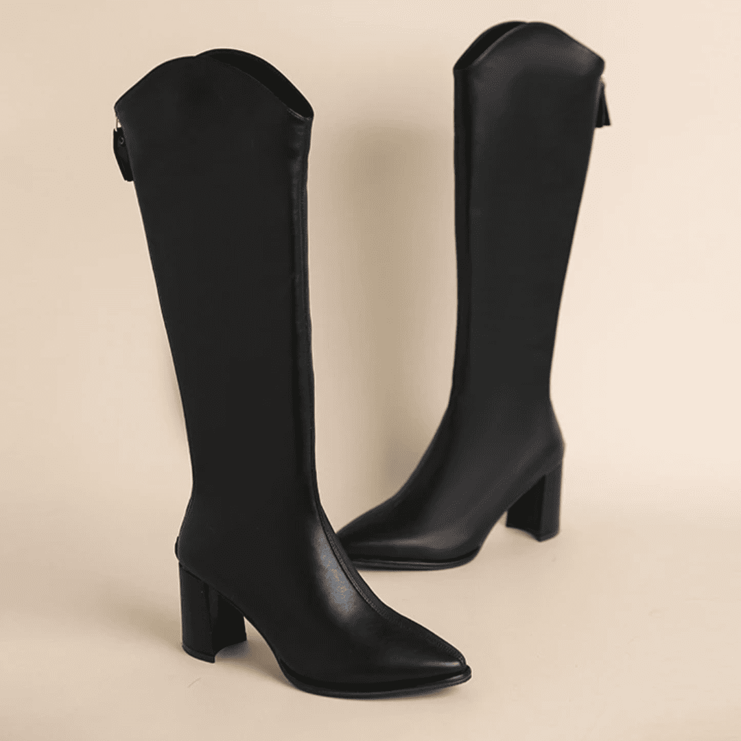 Bota Feminina Cano Alto de Couro Bico Fino Forglows