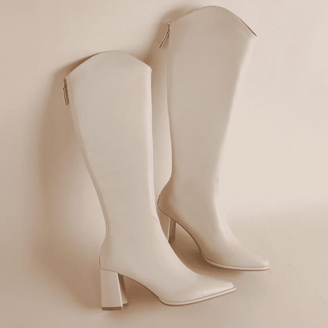 Bota Feminina Cano Alto de Couro Bico Fino Forglows