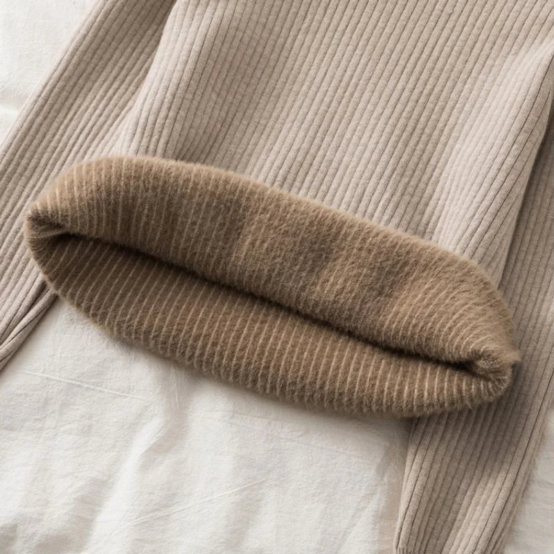 Suéter Feminino Cashmere Canelado com Botões Perolados Forglows